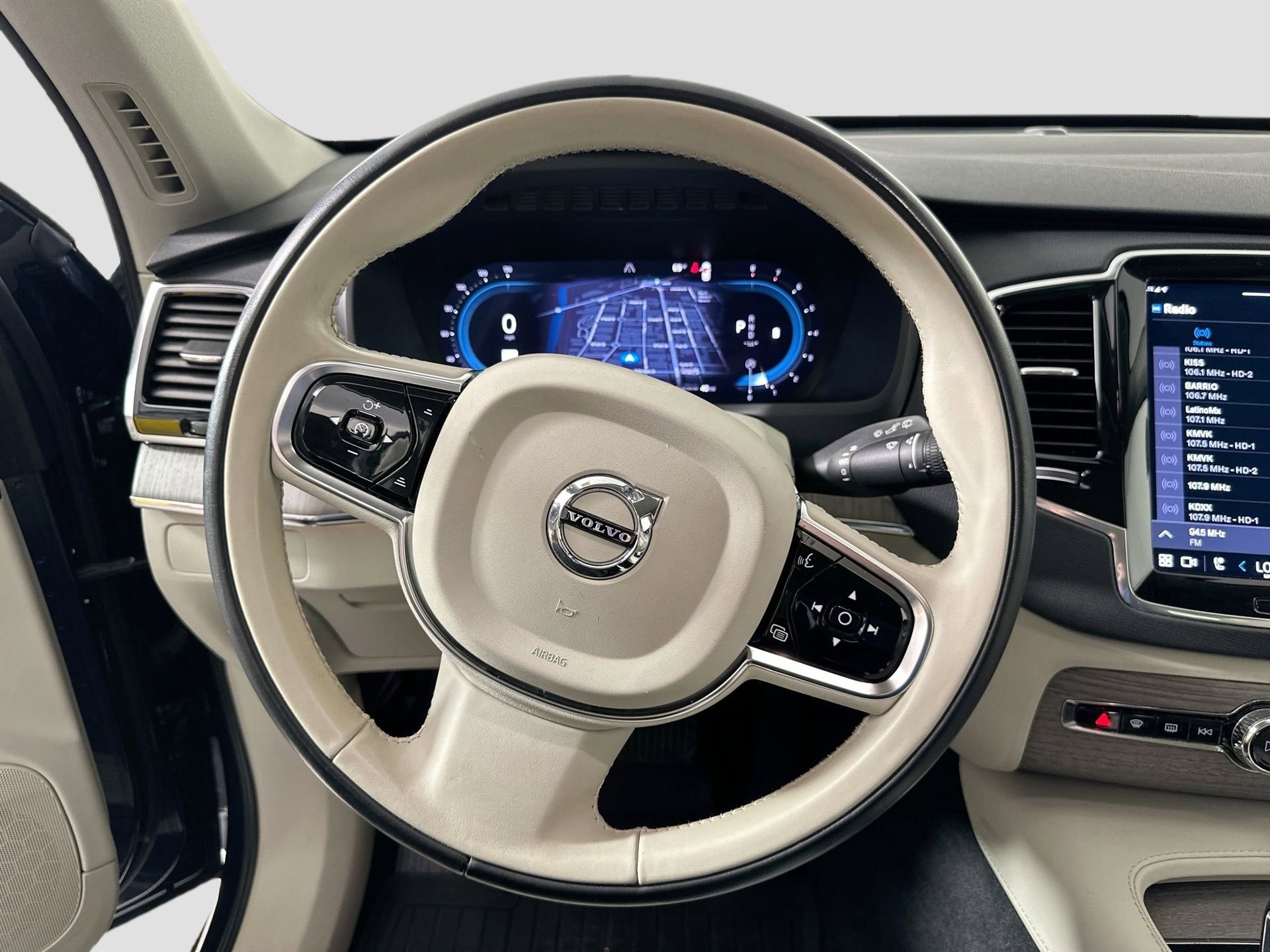 Certified 2023 Volvo XC90 B6 Plus w/ Protection Package image 12