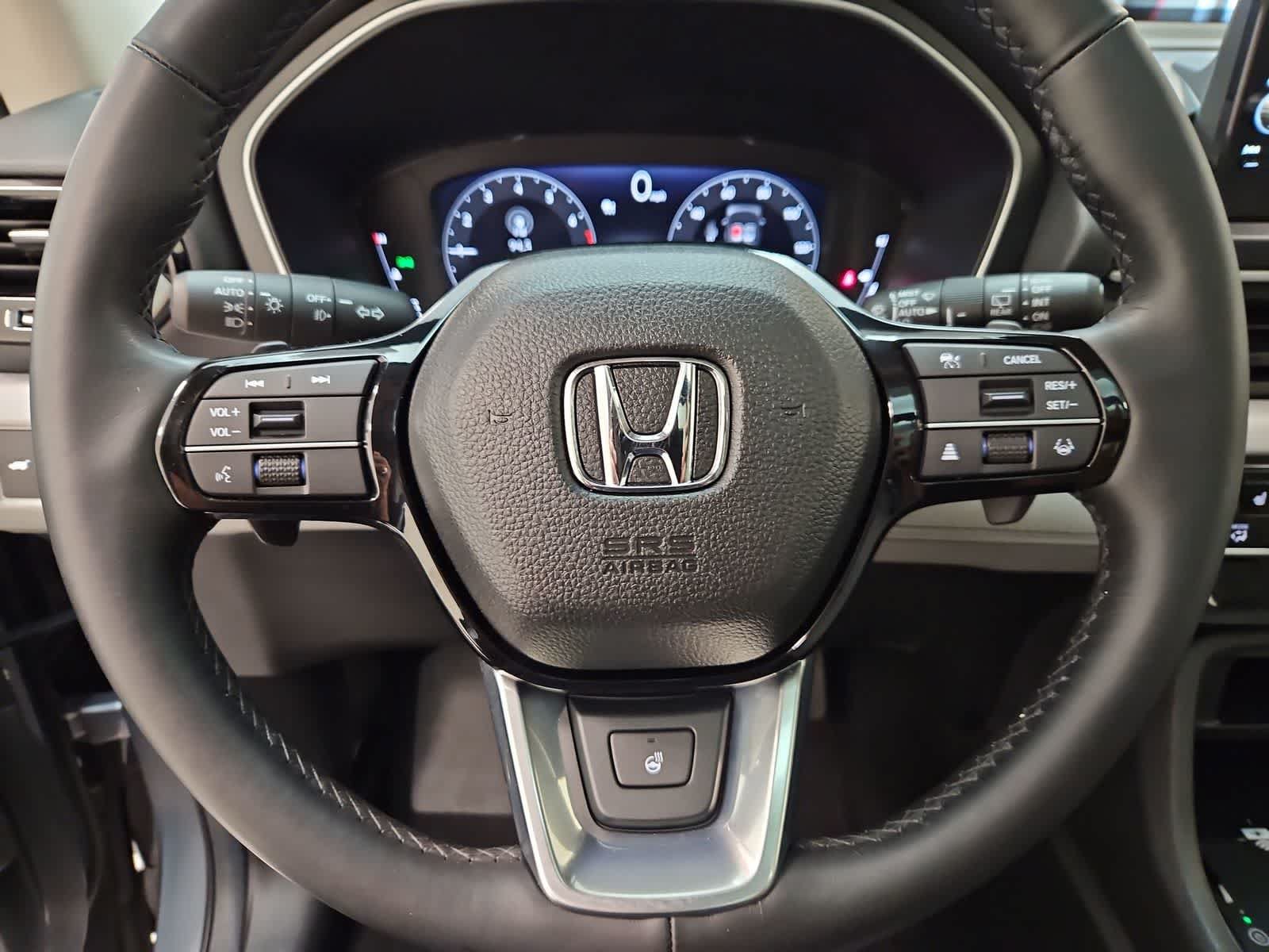 Used 2025 Honda Pilot Elite image 12