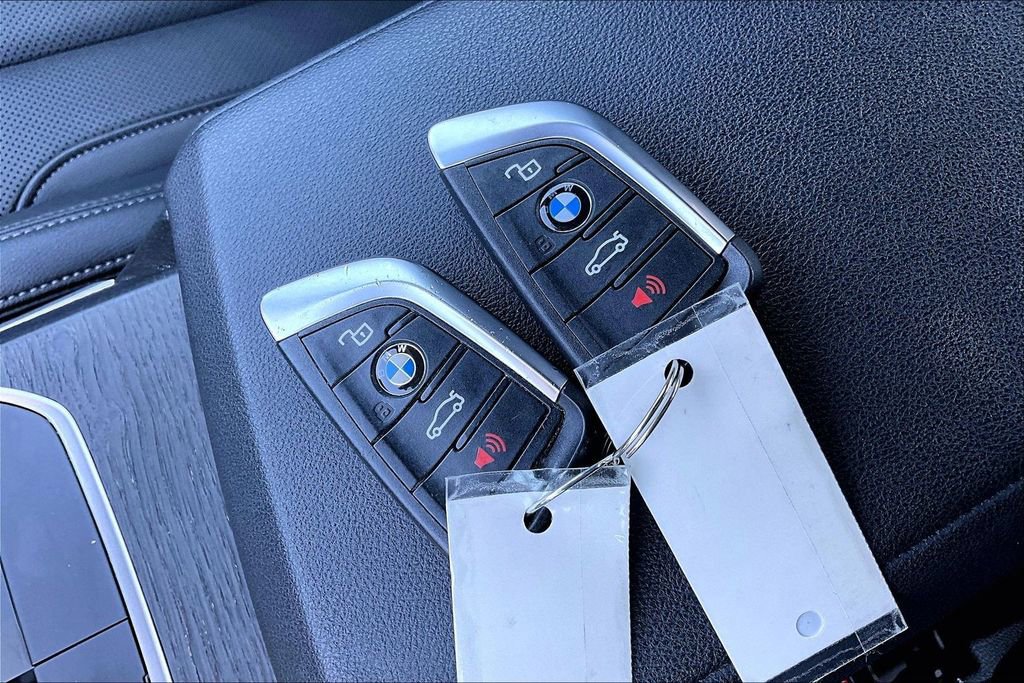 Used 2024 BMW 330e RWD image 26