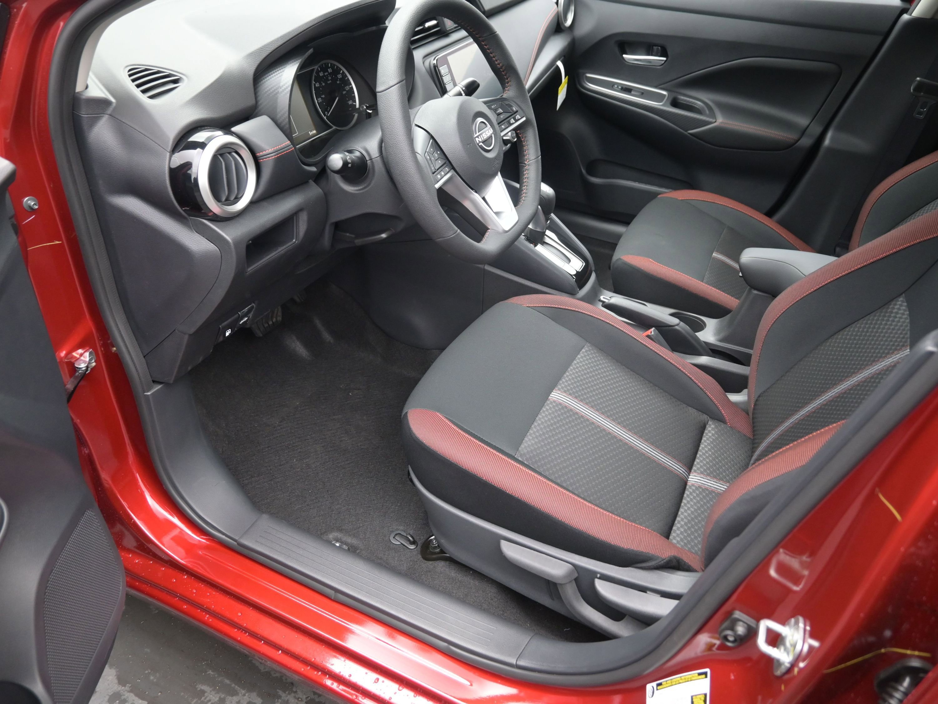 New 2025 Nissan Versa SR image 12