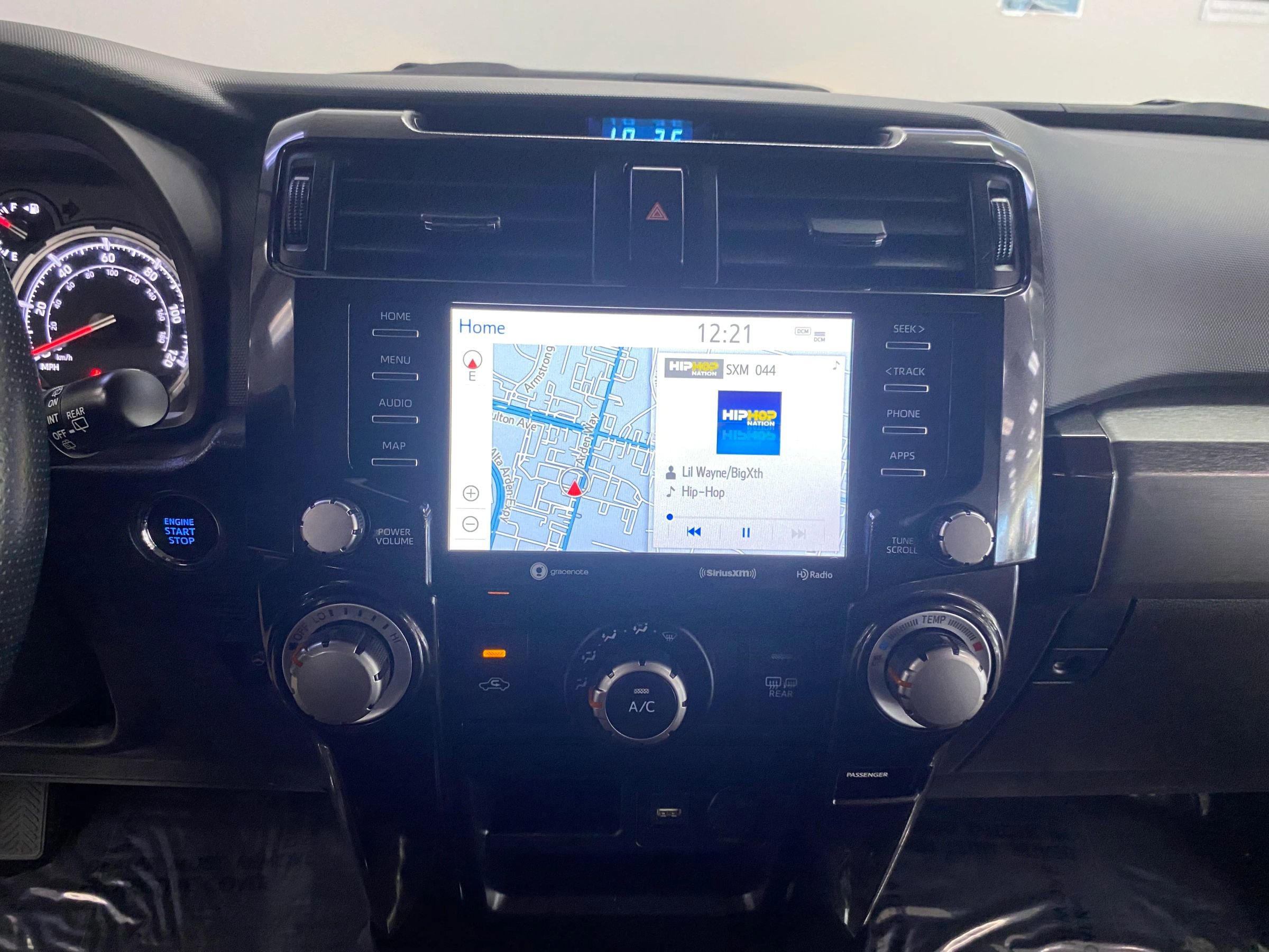 Used 2024 Toyota 4Runner TRD Off-Road Premium image 18