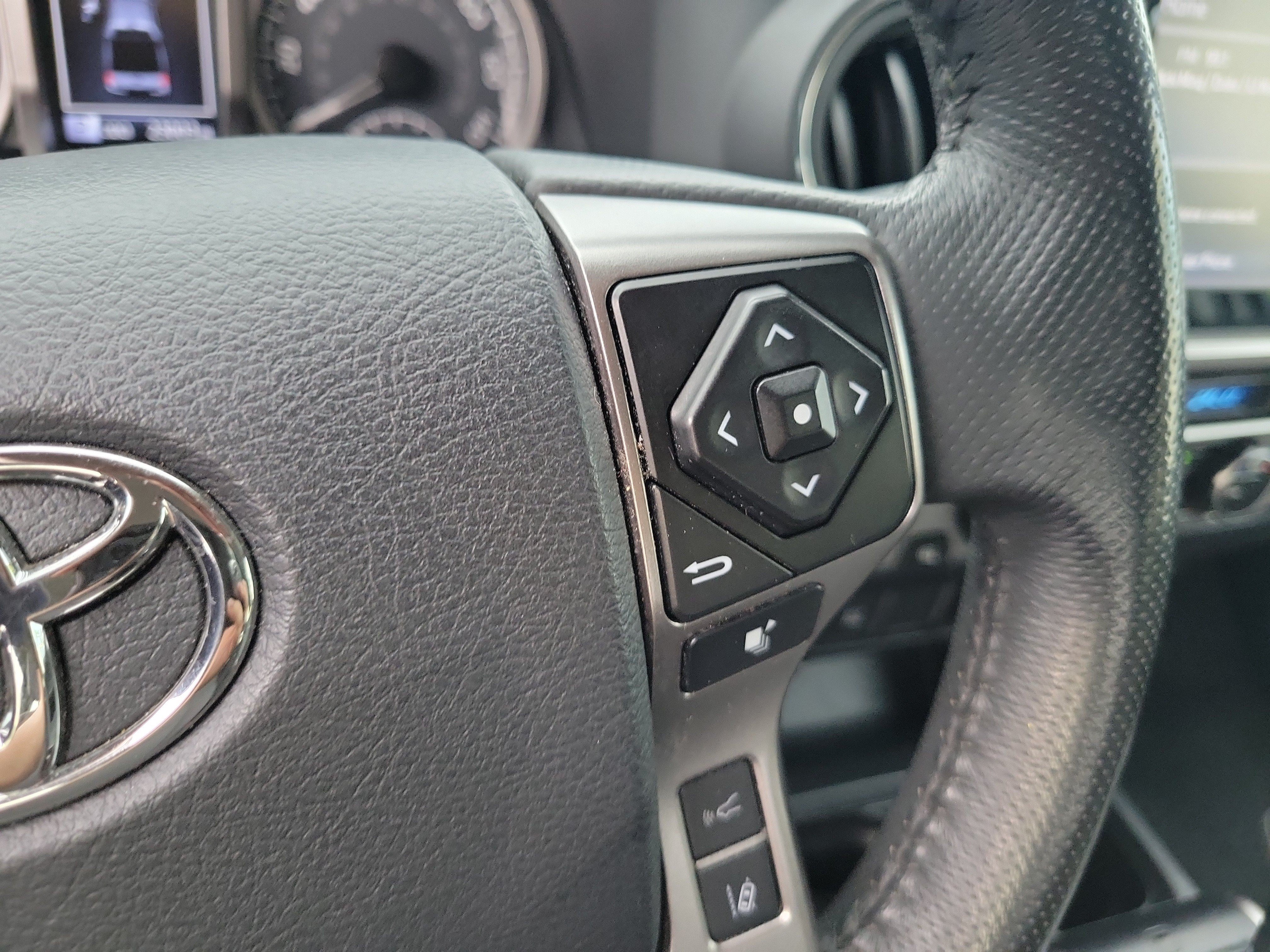Used 2023 Toyota Tacoma SR5 w/ Technology Package RWD image 27