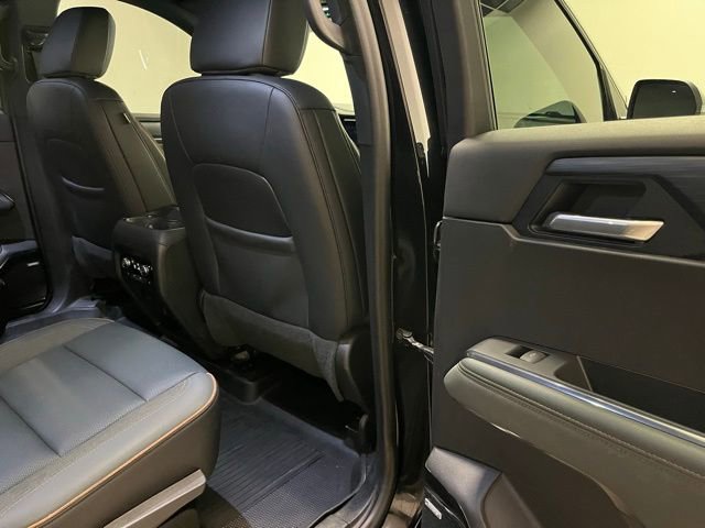 Used 2024 GMC Acadia AT4 w/ Luxury Package AWD/4WD image 20
