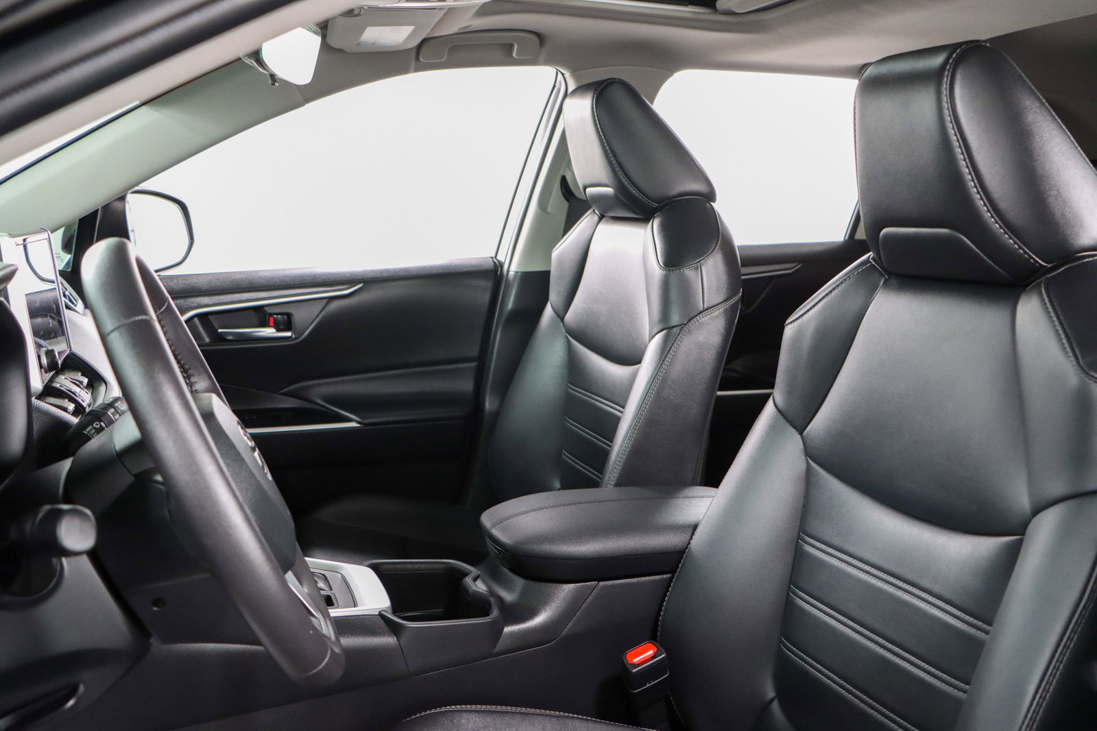 Used 2024 Toyota RAV4 XLE Premium image 24