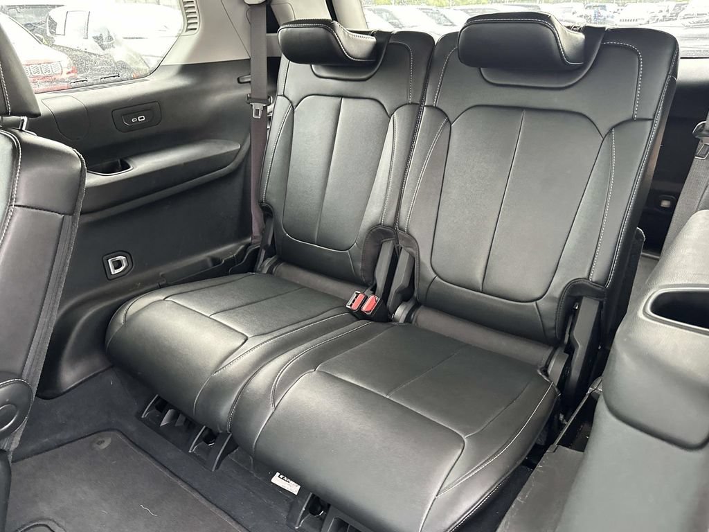 Used 2023 Jeep Grand Cherokee L Limited AWD/4WD image 11