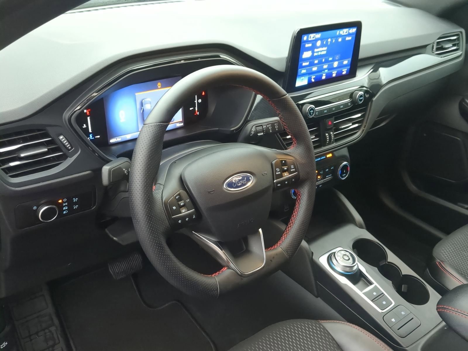 Used 2025 Ford Escape ST-Line image 13