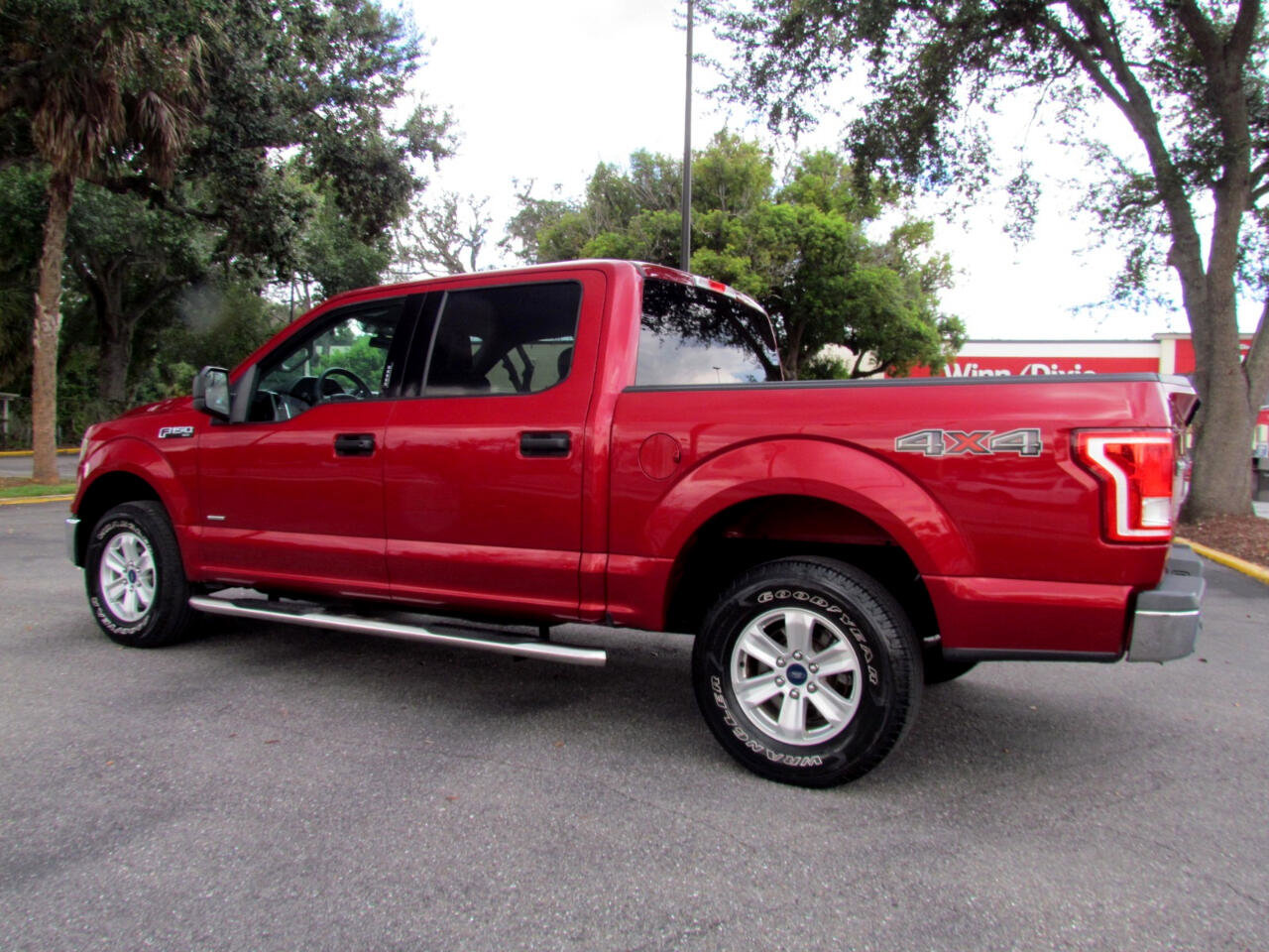 Used 2016 Ford F150 XLT w/ Trailer Tow Package image 7