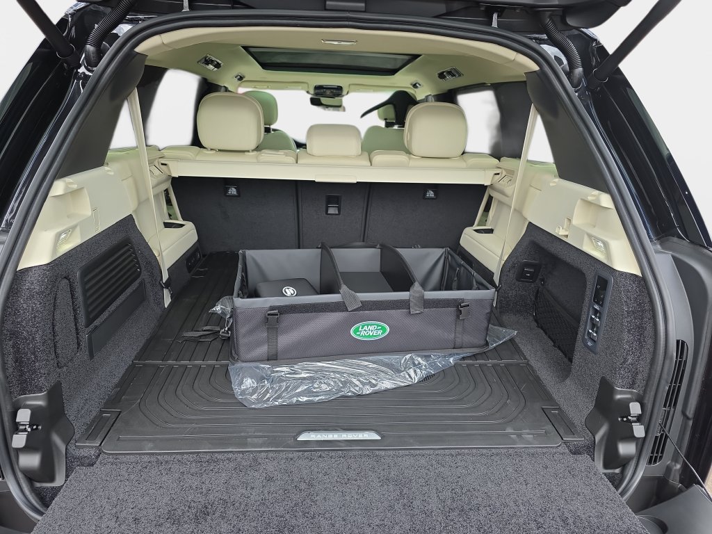New 2026 Land Rover Range Rover Long Wheelbase SE AWD/4WD image 10