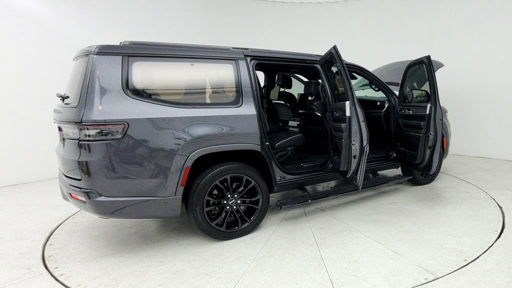 Used 2022 Jeep Grand Wagoneer Series II image 13