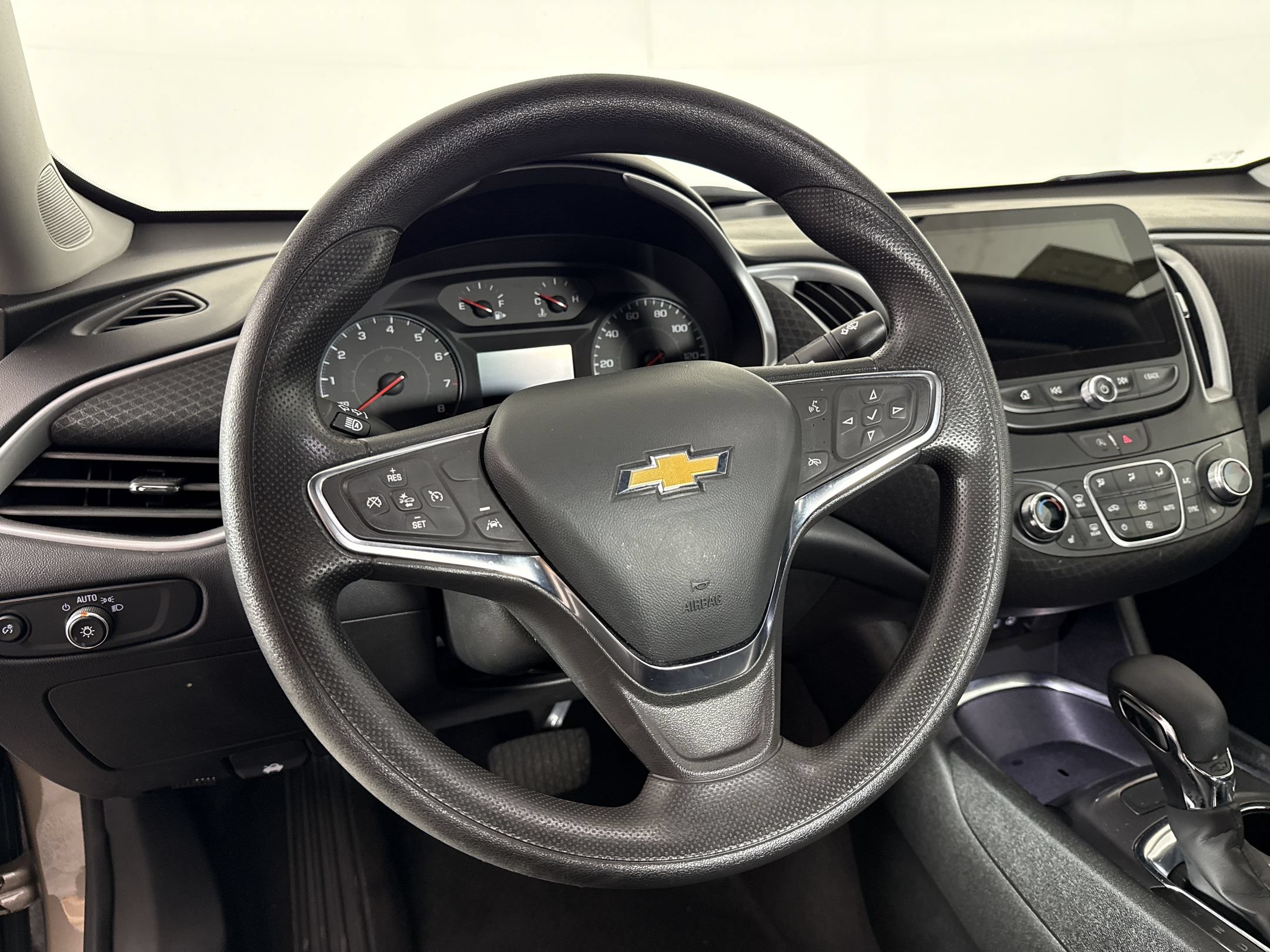 Used 2023 Chevrolet Malibu LT FWD image 23