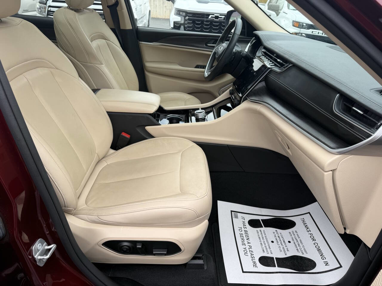 Used 2021 Jeep Grand Cherokee L Limited w/ Trailer Tow Group (B) image 11