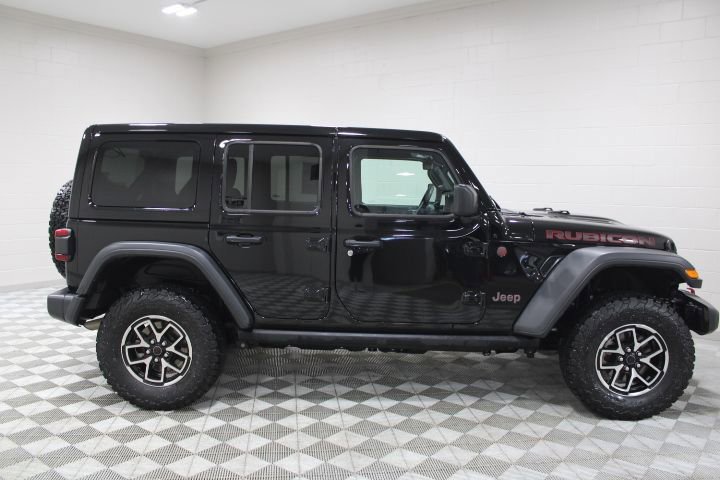 Used 2025 Jeep Wrangler Rubicon image 12