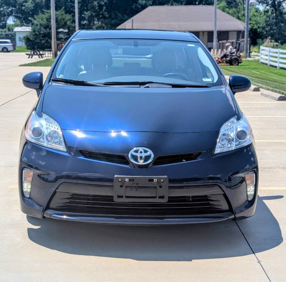 Used 2014 Toyota Prius Four w/ Solar Roof Package FWD image 11