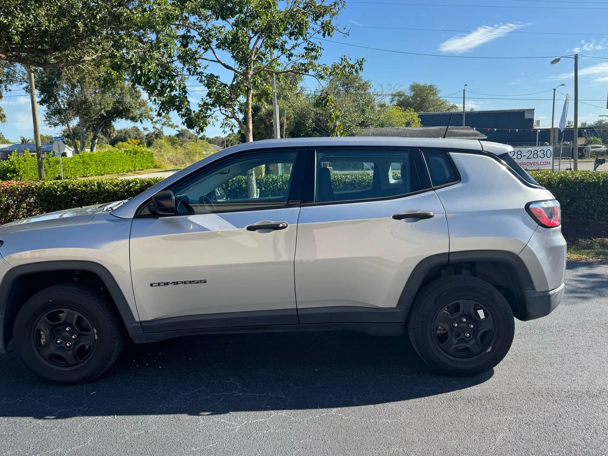 Used 2015 Jeep Compass Sport w/ Power Value Group image 4