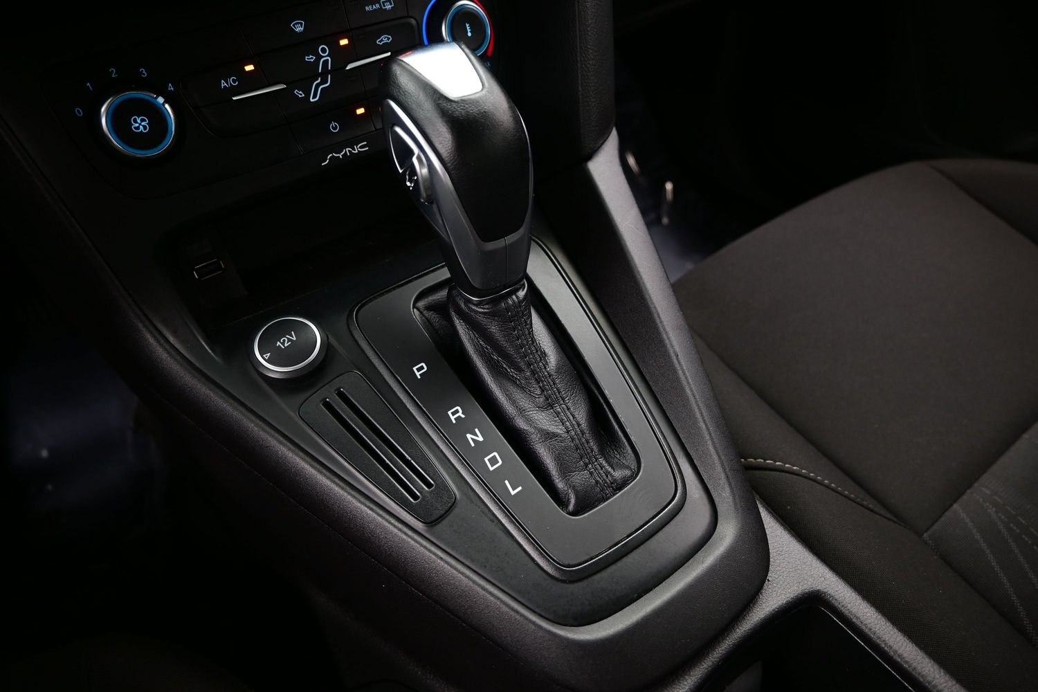 Used 2015 Ford Focus SE FWD image 20