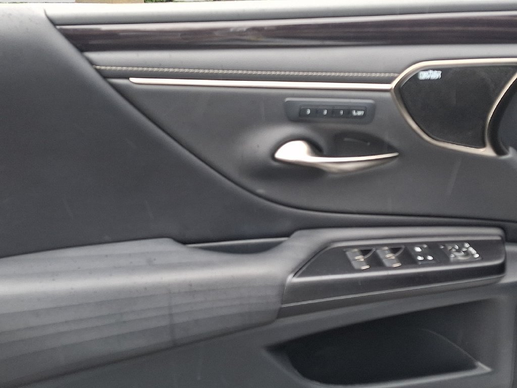 Used 2021 Lexus ES 300h w/ Accessory Package FWD image 13