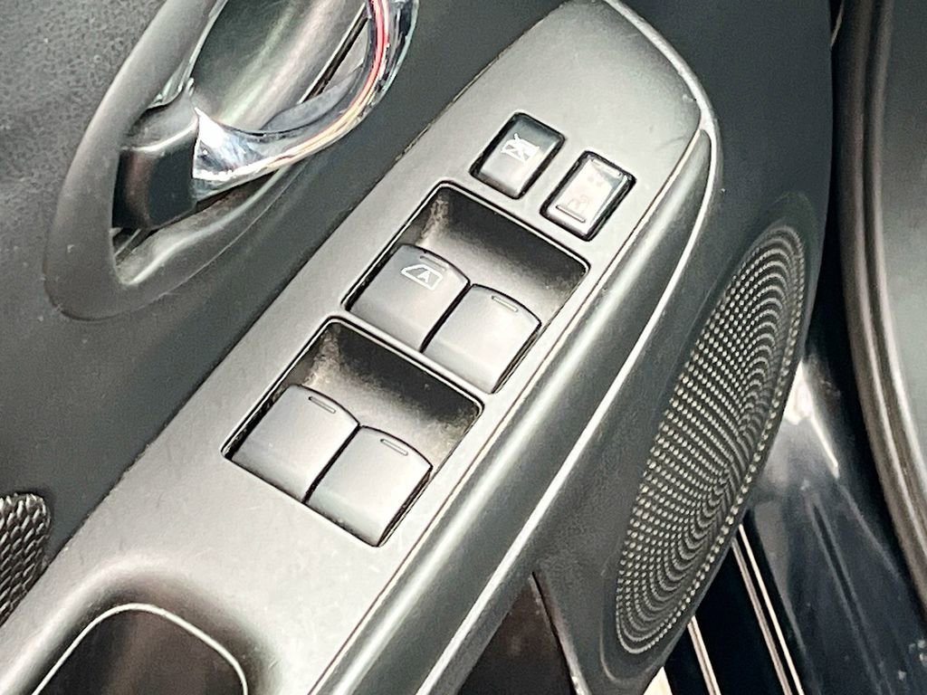 Used 2019 Nissan Versa SV FWD image 17