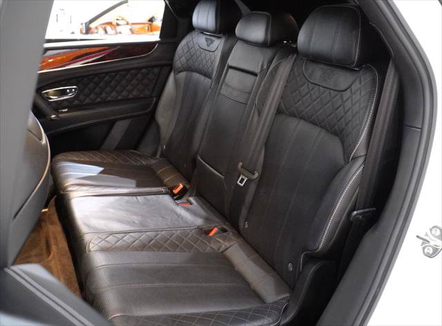 Used 2018 Bentley Bentayga AWD/4WD image 11