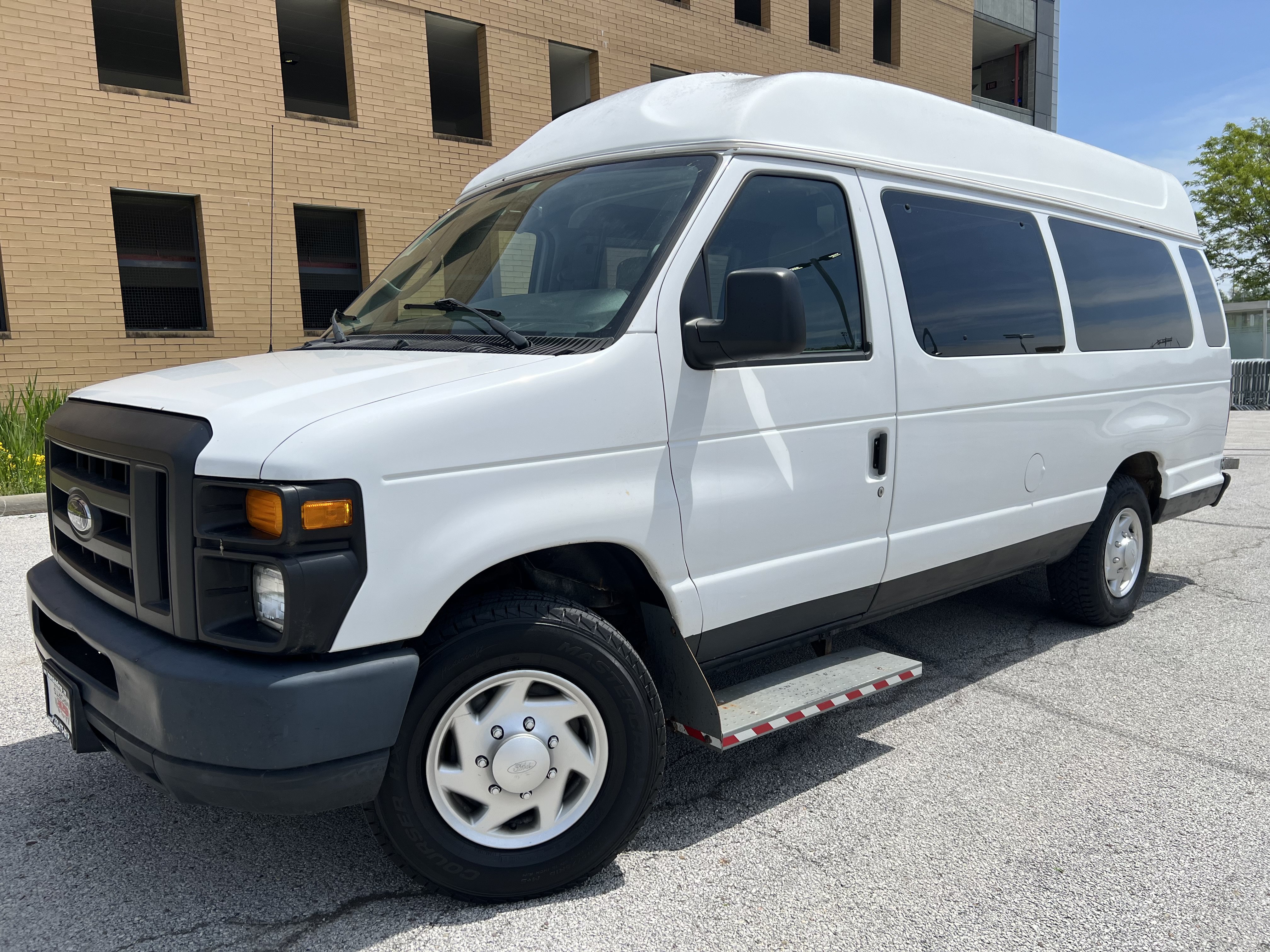 Used 2013 Ford E-250 and Econoline 250 Extended w/ PWR Group RWD image 2