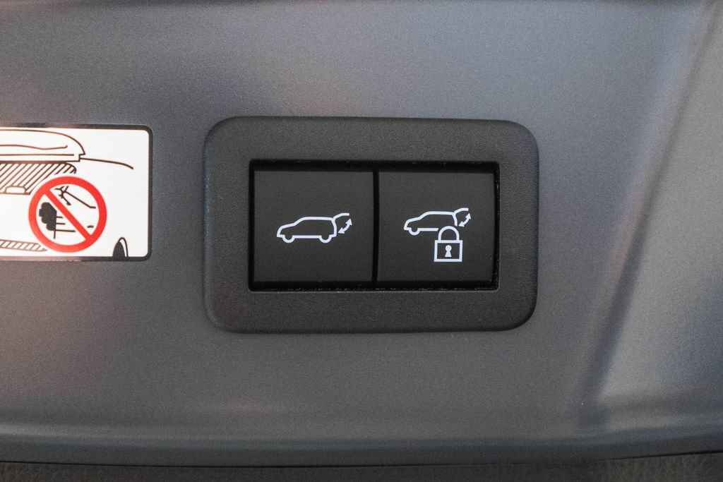 New 2026 Toyota Prius Plug-In Hybrid FWD image 40