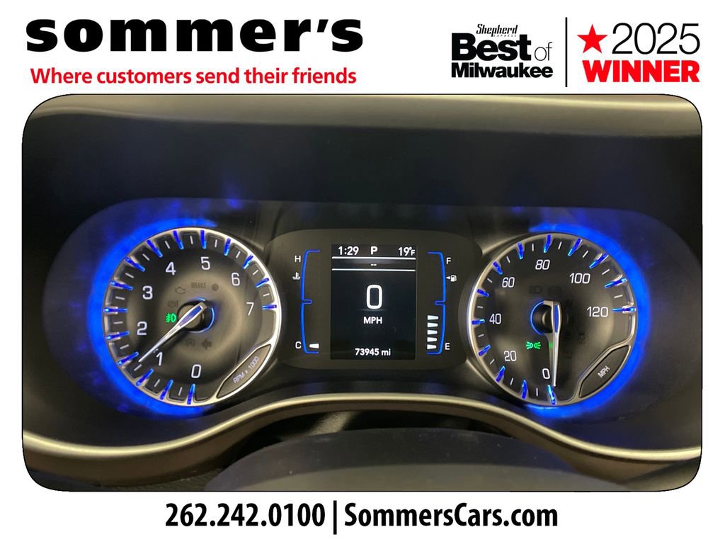 Used 2018 Chrysler Pacifica Touring-L image 13