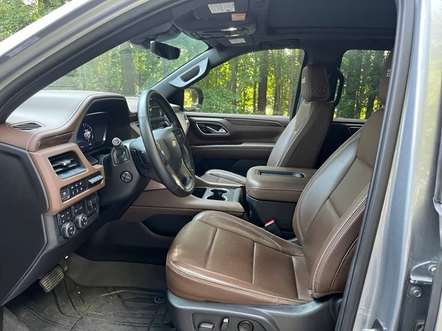 Used 2024 Chevrolet Suburban High Country AWD/4WD image 5