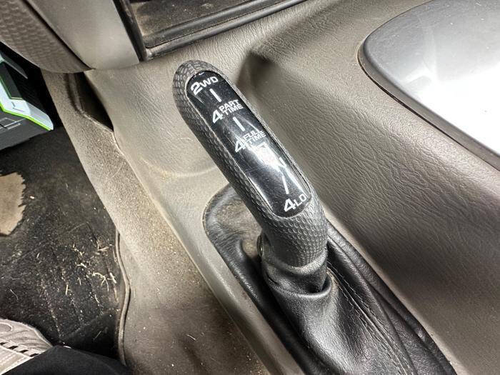 Used 2005 Jeep Liberty Limited AWD/4WD image 41