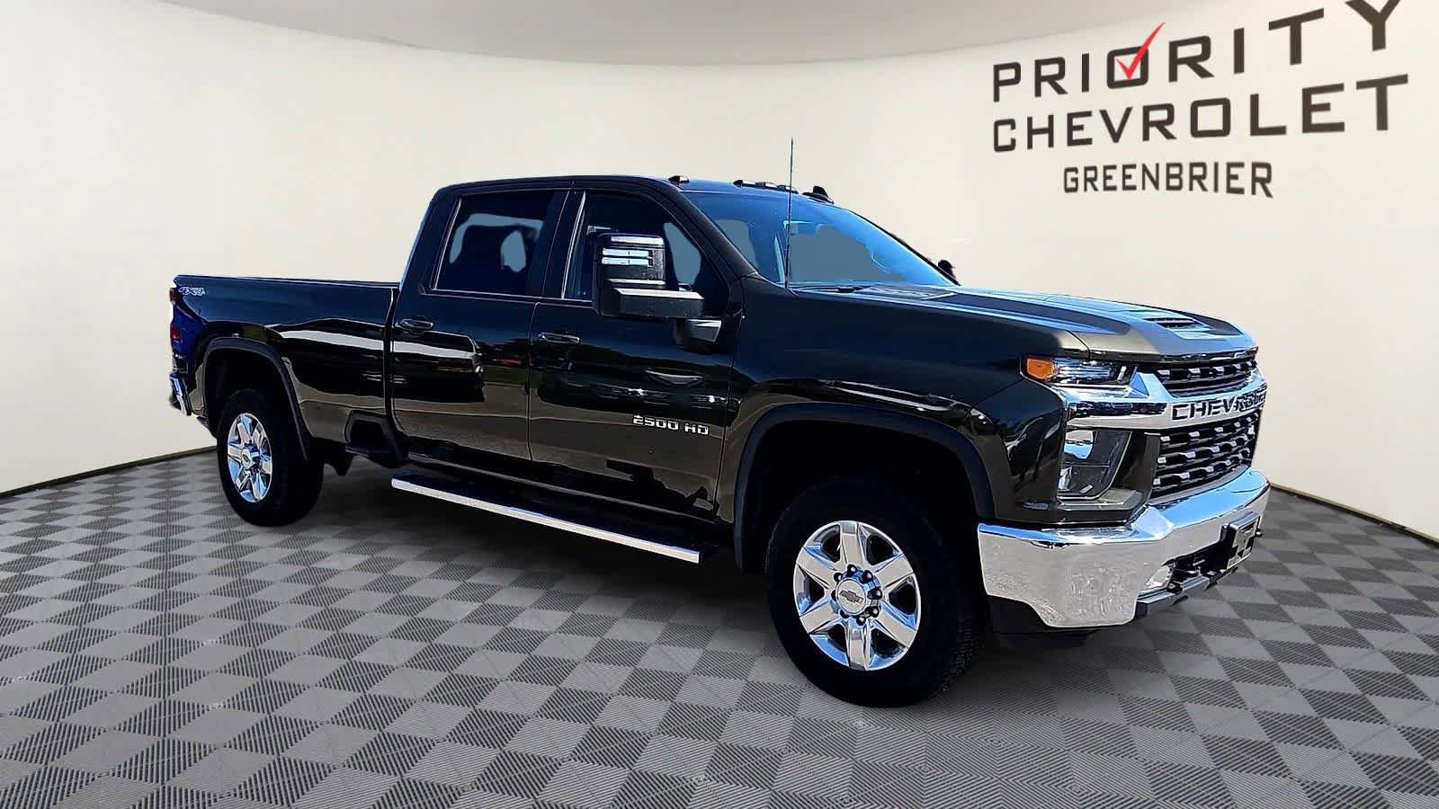 Used 2022 Chevrolet Silverado 2500 LT w/ Convenience Package AWD/4WD image 2