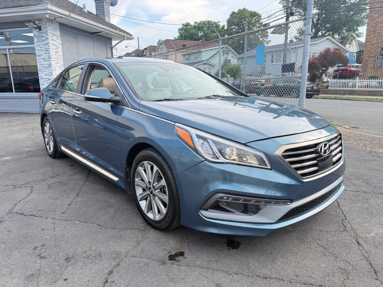 Used 2017 Hyundai Sonata Limited w/ Ultimate Package 04 FWD image 7