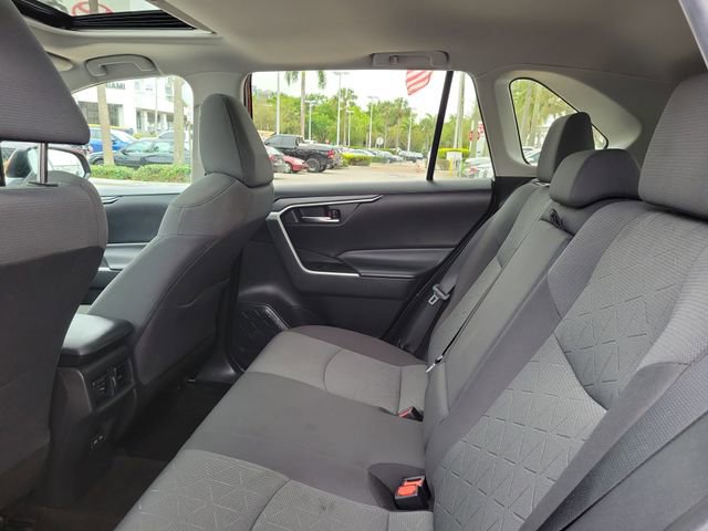 Used 2022 Toyota RAV4 XLE w/ Convenience Package image 6