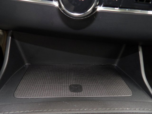 Certified 2025 Volvo XC90 B6 Plus image 21