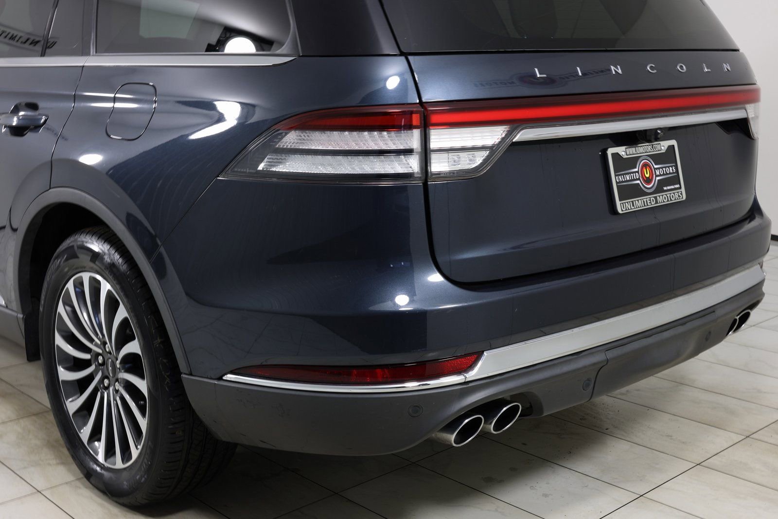 Used 2021 Lincoln Aviator Reserve w/ Class IV Trailer Tow Package image 44