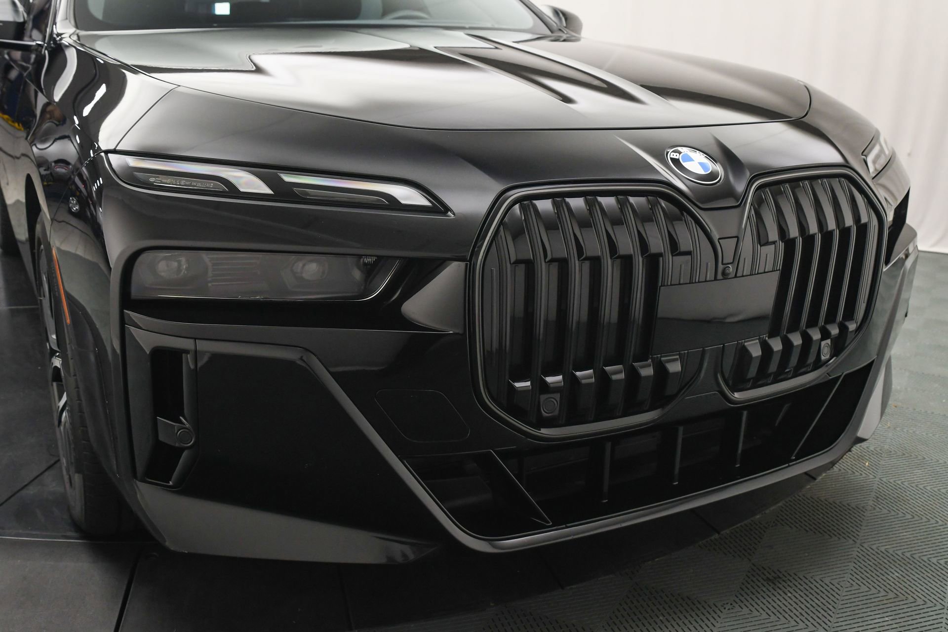 Used 2024 BMW 760i xDrive 760i xDrive image 25