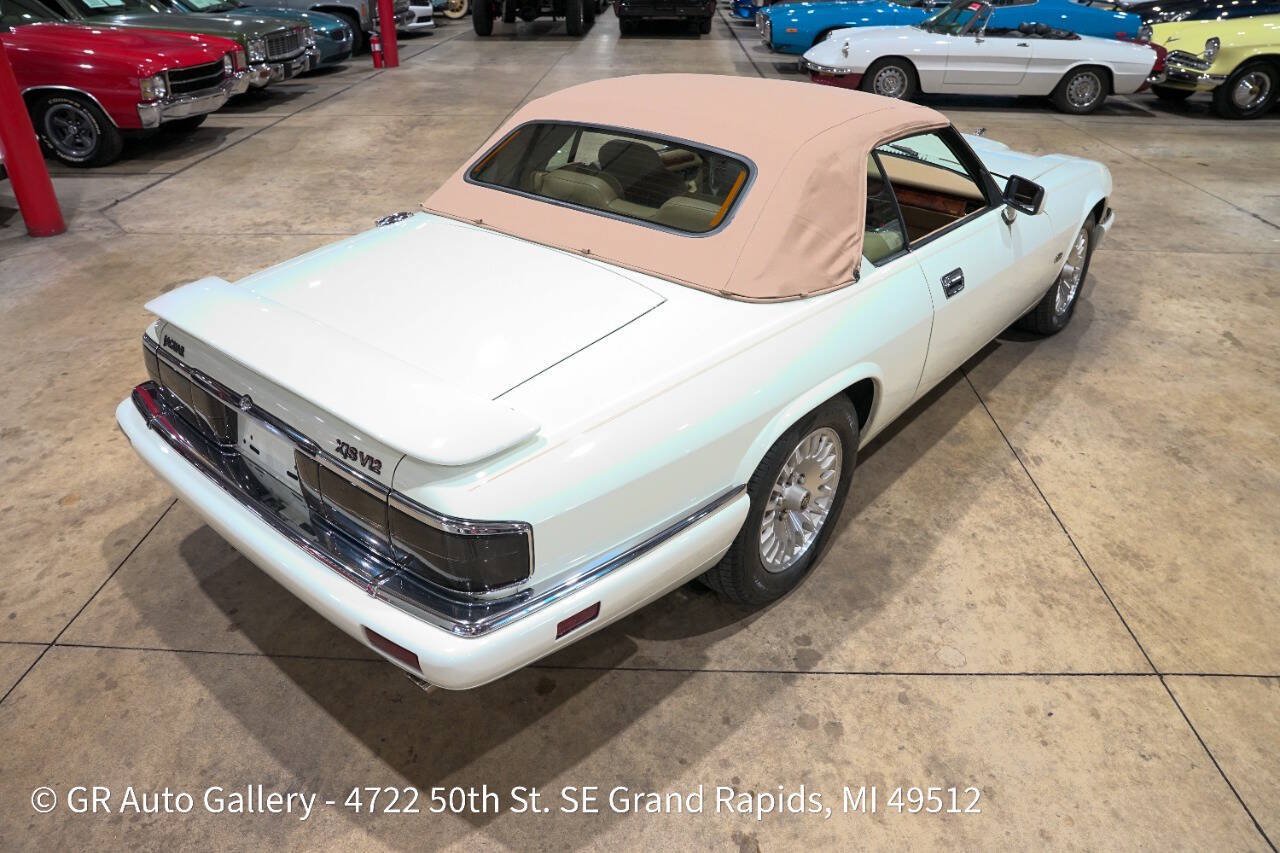 Used 1995 Jaguar XJS V12 Convertible RWD image 31