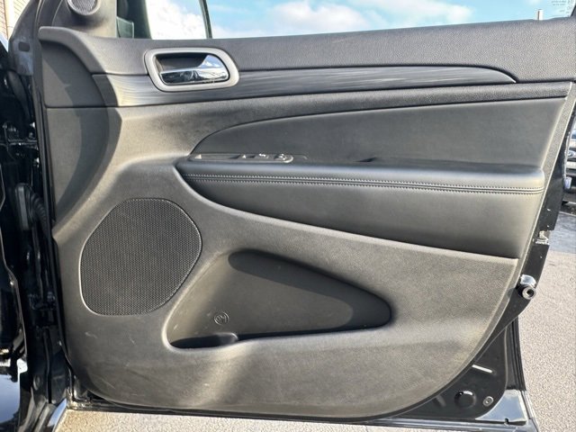 Used 2020 Jeep Grand Cherokee Altitude image 25