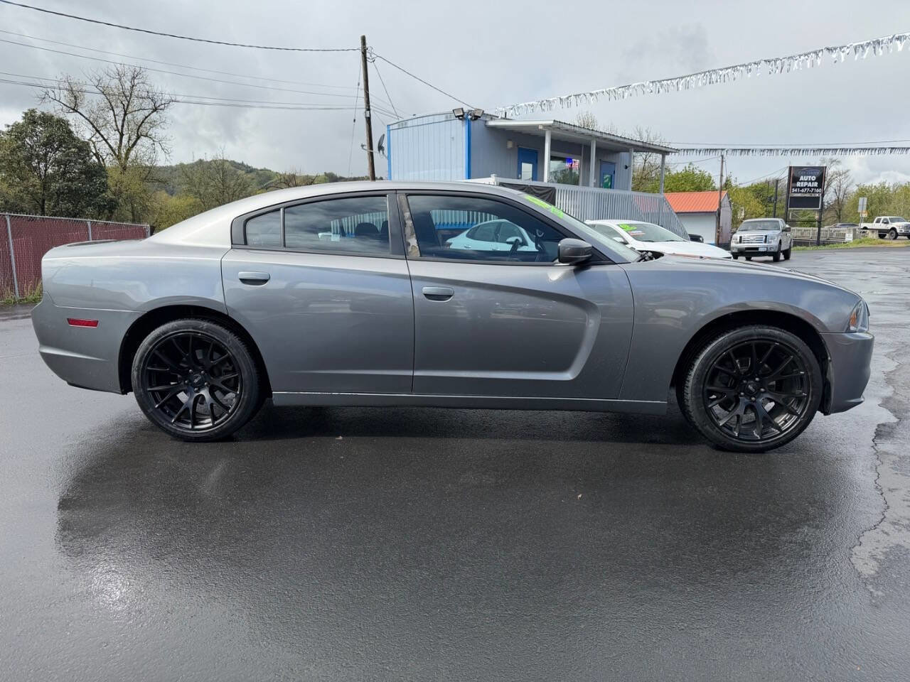 Used 2011 Dodge Charger SE image 22