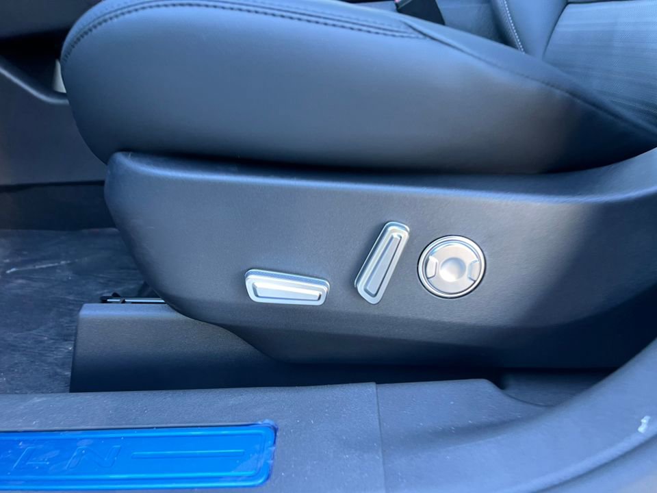 New 2026 Lincoln Nautilus Reserve w/ Jet Appearance Package AWD/4WD image 10