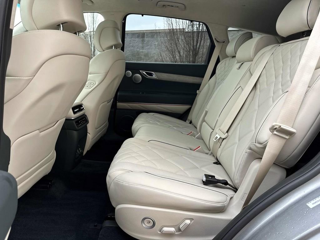 Used 2025 Genesis GV80 3.5T Prestige image 29