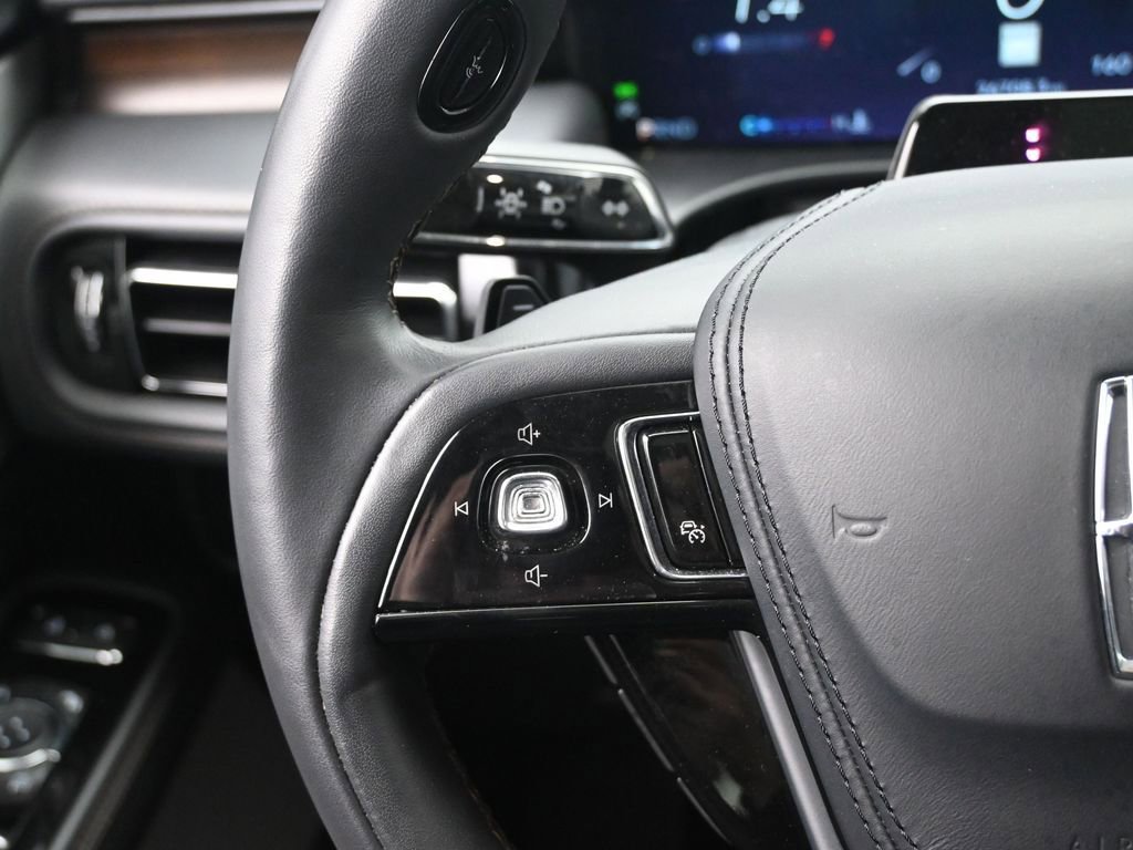 Used 2025 Lincoln Aviator Reserve w/ Equipment Group 201A image 15