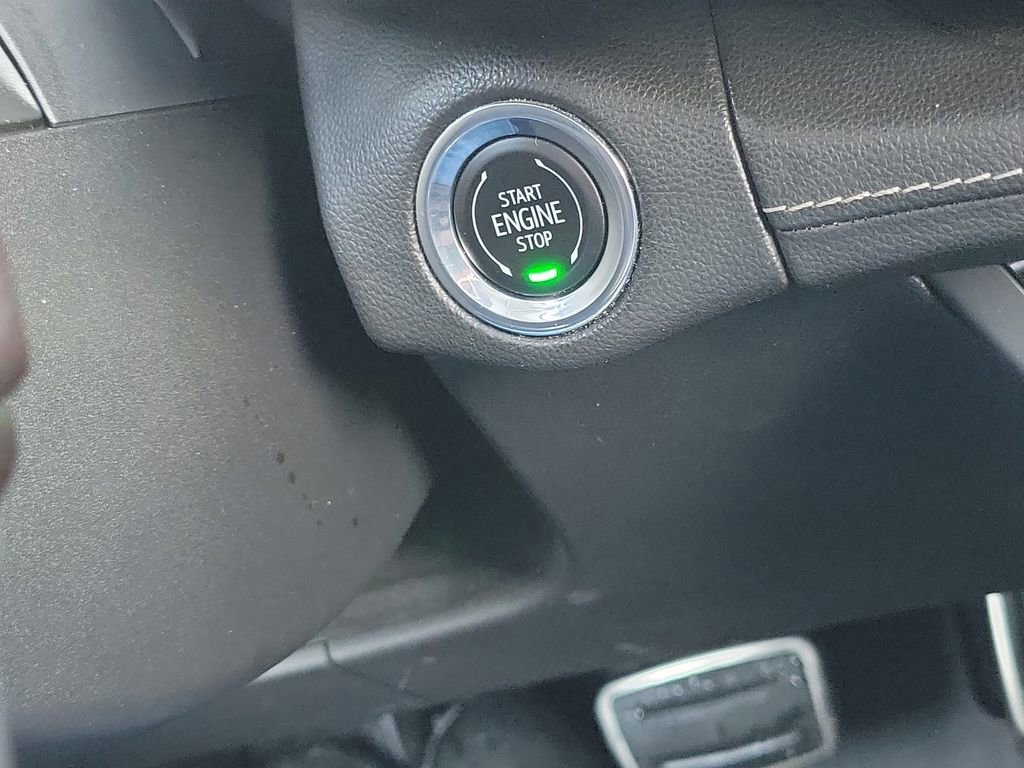 Used 2022 Buick Envision Essence w/ Sport Touring Package image 16