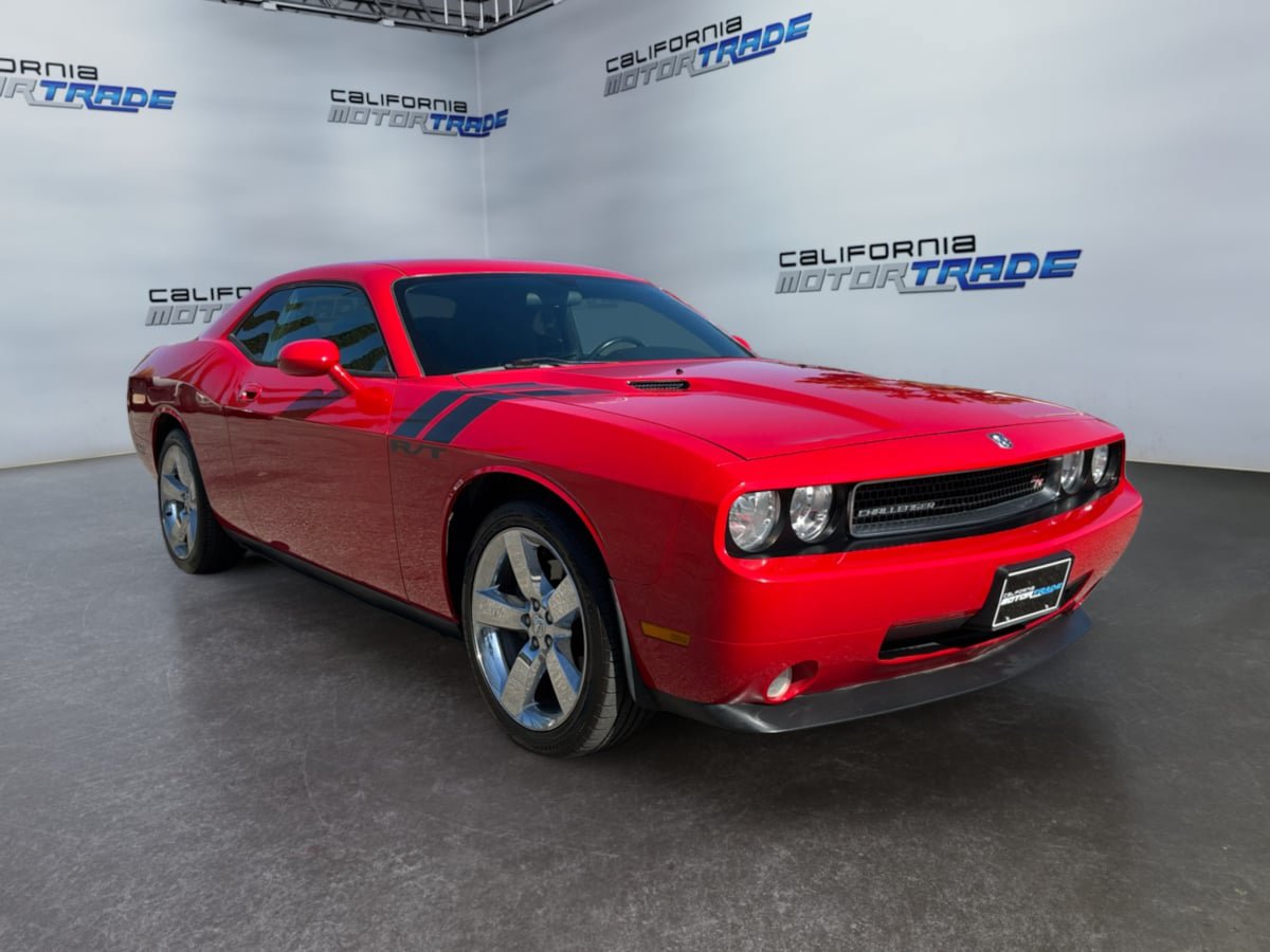 Used 2010 Dodge Challenger R/T w/ Sound Group RWD image 3