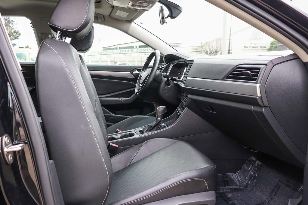 Used 2019 Volkswagen Jetta SE image 19