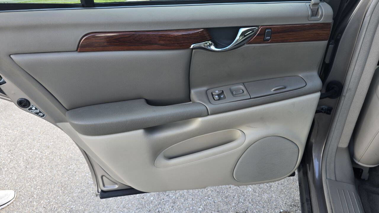 Used 2000 Cadillac De Ville w/ Comfort/Convenience Pkg image 22