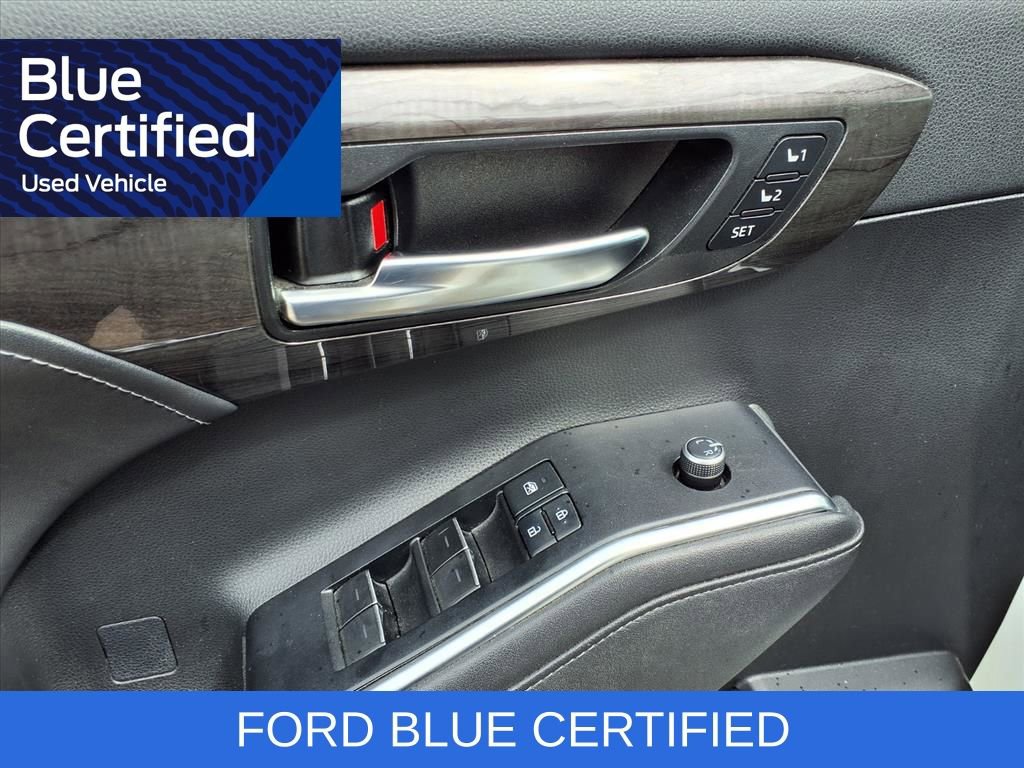 Used 2020 Toyota Highlander Limited FWD image 26