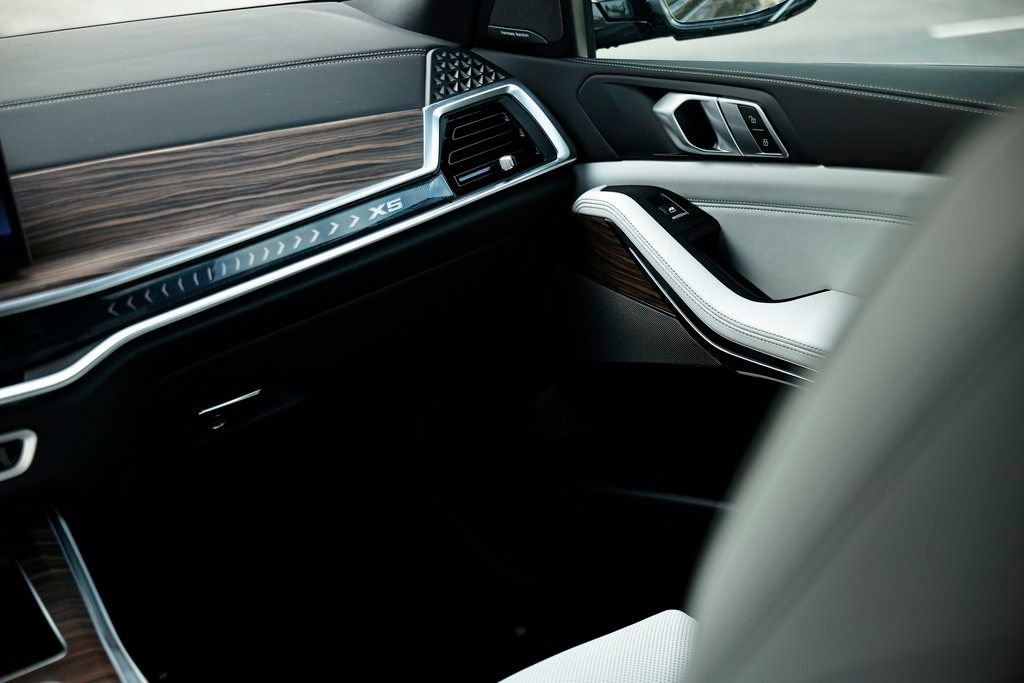 New 2026 BMW X5 xDrive40i w/ M Sport Package image 28