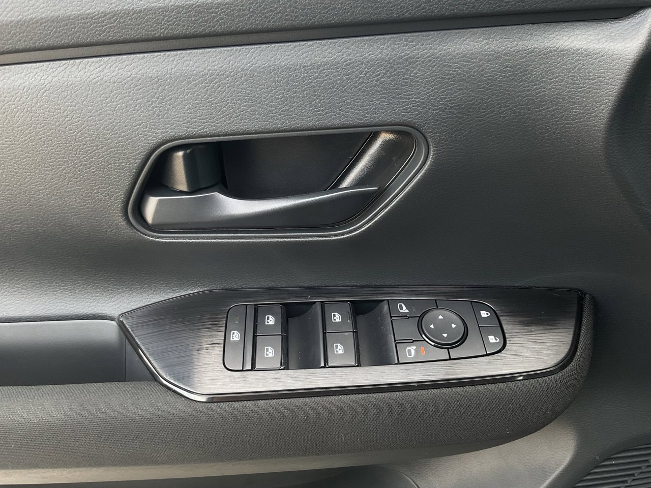 New 2027 Nissan Kicks S FWD image 19
