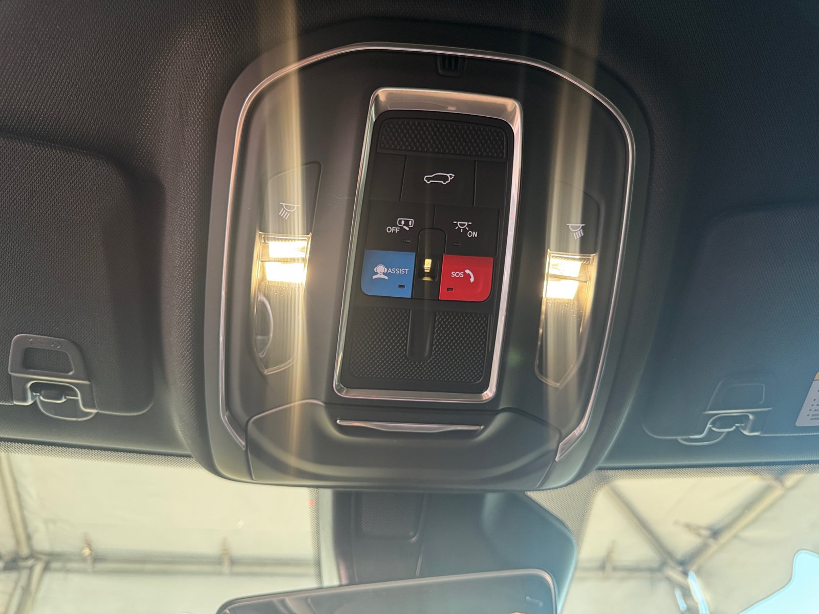 Used 2026 Jeep Grand Cherokee Altitude AWD/4WD image 21