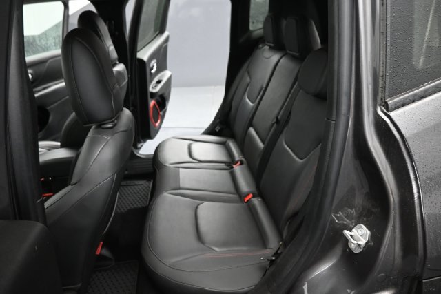 Used 2019 Jeep Renegade Trailhawk AWD/4WD image 11