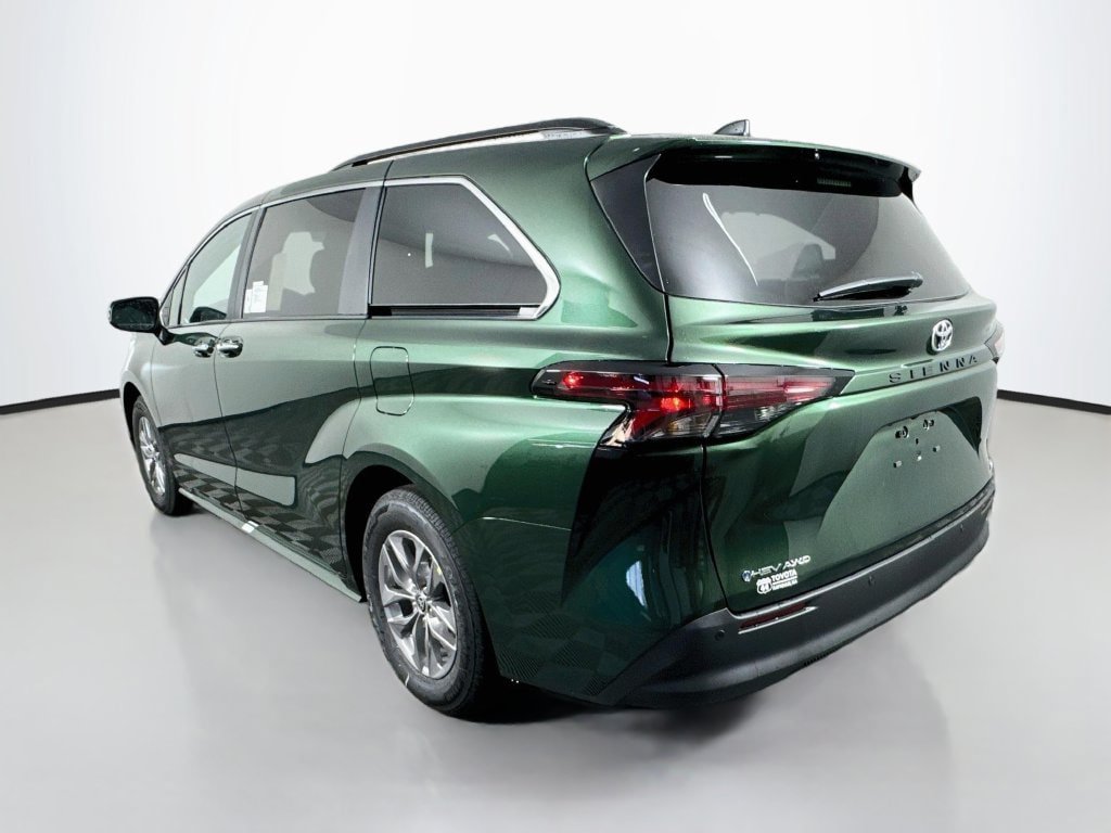 New 2026 Toyota Sienna XLE AWD/4WD image 6