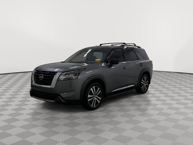 Certified 2024 Nissan Pathfinder Platinum w/ Cargo Package image 4